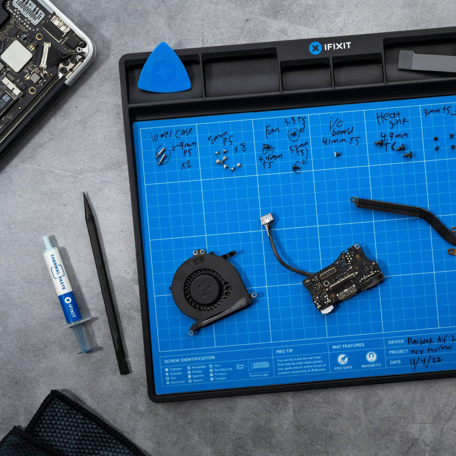 iFixit FixMat – Magnetic Project Mat, ESD-Safe, Blue - Image 3